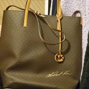 Michael Kors Hayley Tote